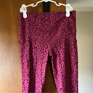 Athleta Salutation Stash Pocket II 7/8 Legging